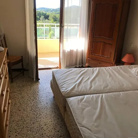 Bormes-les-mimosas, 4 Pieces, 6 Personnes - Fr-1-251-612