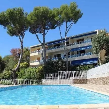 Bormes-les-mimosas, 4 Pieces, 6 Personnes - Fr-1-251-612 *